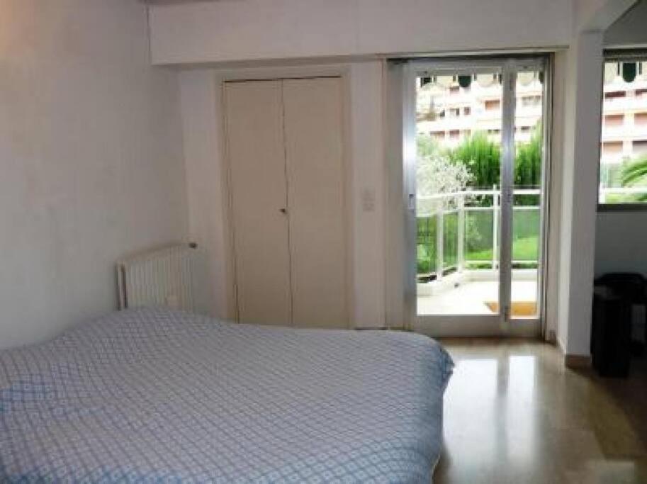 Appartement Three Bedroom, Two Bathroom In With Large Terrace - 880 *