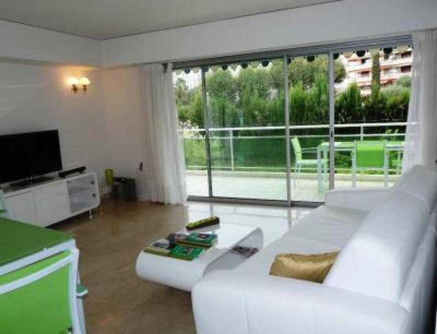 Three Bedroom, Two Bathroom In With Large Terrace - 880