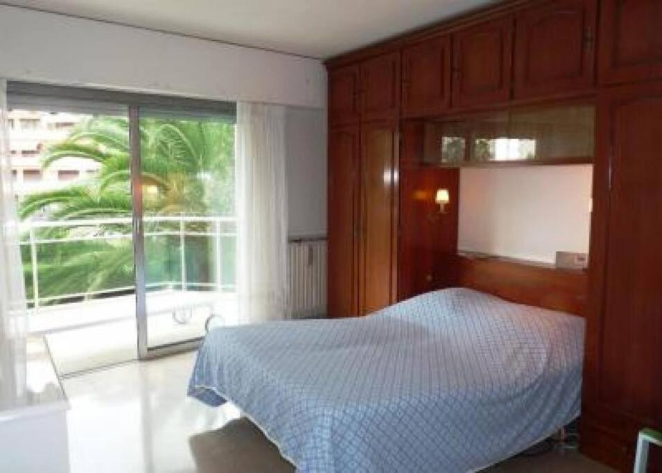 Appartement Three Bedroom, Two Bathroom In With Large Terrace - 880 *