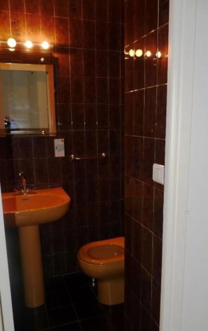 Three Bedroom, Two Bathroom In With Large Terrace - 880 Appartement
